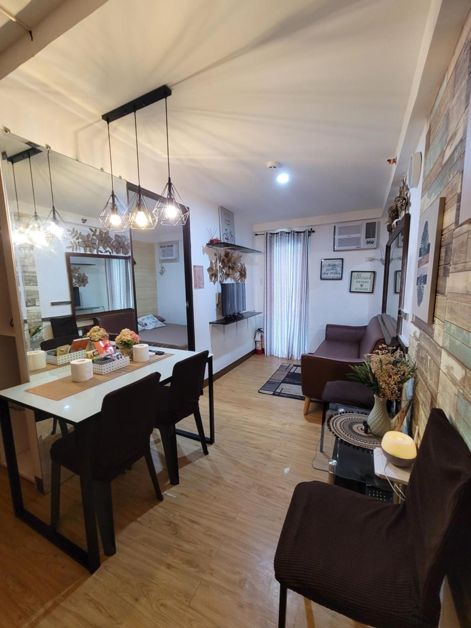 Апартаменти Arezzo Davao Near Sm Lanang & Airport Номер фото